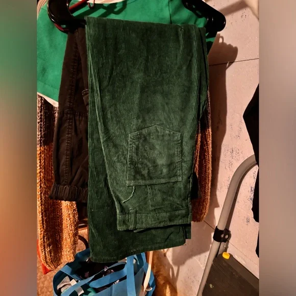 Clothes - Picture 11 of 15